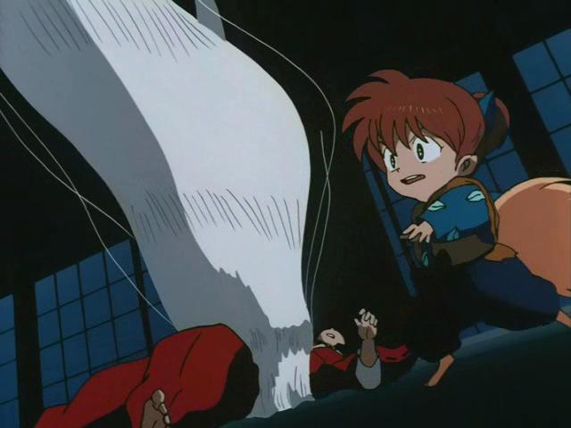 Otaku Gallery  / Anime e Manga / Inu-Yasha / Screen Shots / Episodi / 013 - L`enigma della luna nuova! Inuyasha dai capelli neri! / 148.jpg